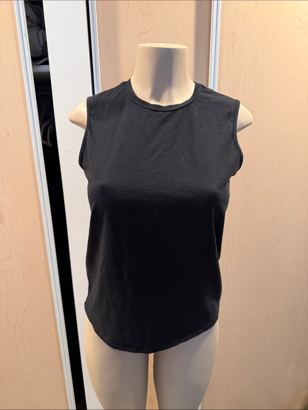 lululemon athletica Black Sleeveless Muscle Tee size small